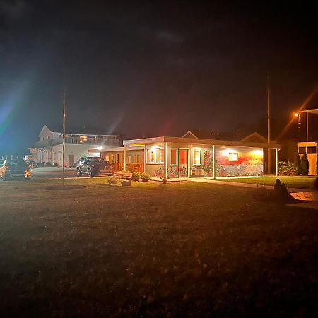 The Cedar Motel 桑达斯基 外观 照片